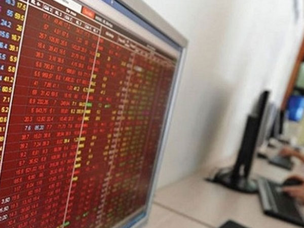 Rơi gần 40 điểm, VN-Index lùi về mức thấp nhất từ đầu năm