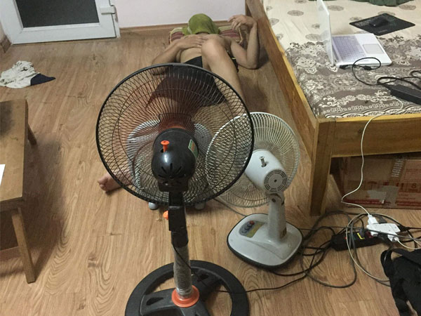 Sinh viên và nỗi ám ảnh mang tên không có điều hòa ngày 39 độ C