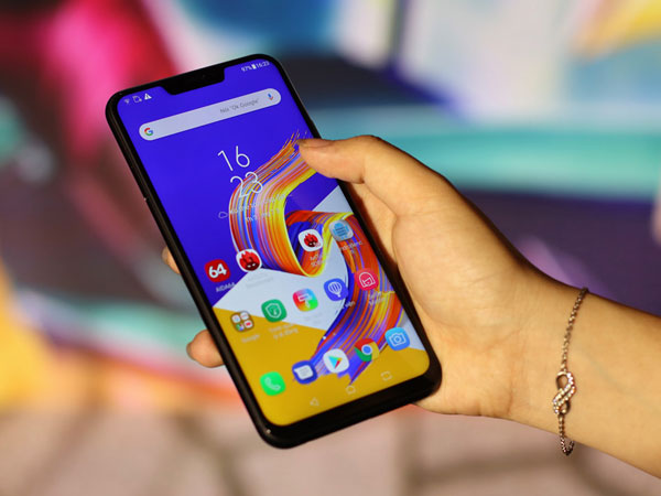 Asus bán Zenfone 5Z giống iPhone X giá 12,5 triệu tại VN