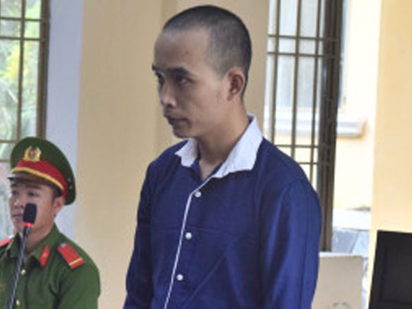 9X tiêm thuốc trừ sâu vào người bạn gái