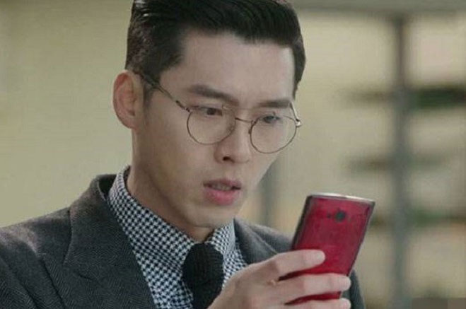 Chồng thương vợ là thế bỗng nổi điên và đánh vợ khi đọc được dòng bình luận vô duyên trên Facebook