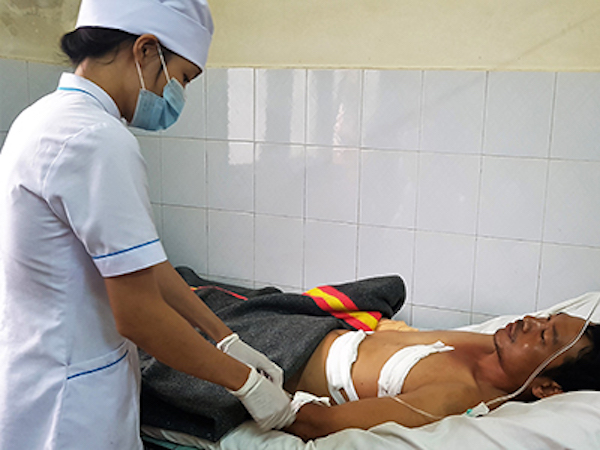Chủ nhà bị kẻ trộm chém gục vì hô hoán
