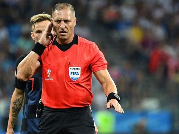 FIFA gây sốc với trọng tài bắt trận Pháp vs Uruguay