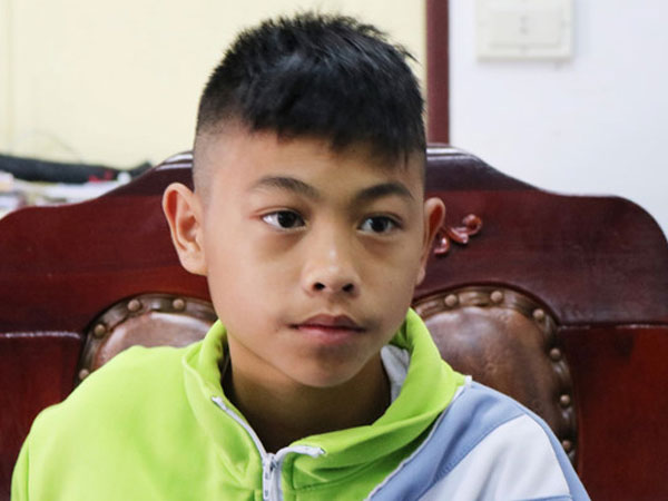 Hai cầu thủ của đội bóng Thái thoát nạn vì không theo vào hang