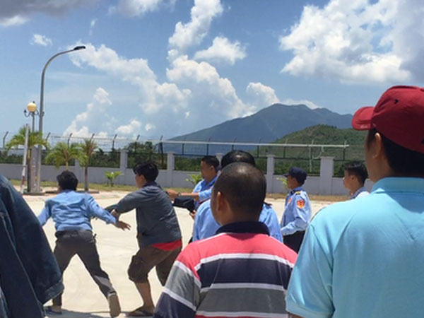 'Làm sao đối thoại với kẻ cố tình đối đầu?'