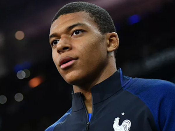 Ở tuổi 19, Mbappe xuất sắc hơn cả Maradona, Zidane và Messi