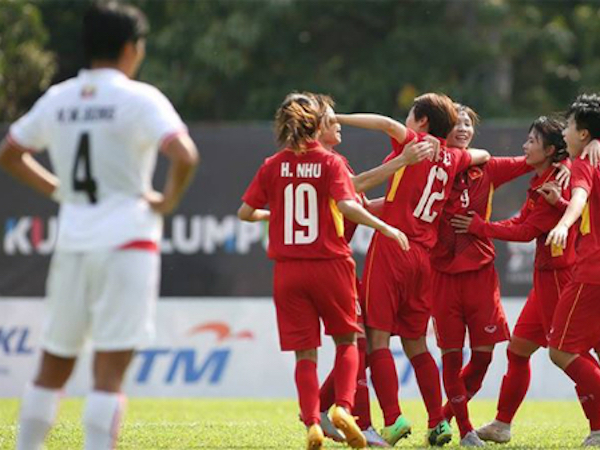 Tuyển nữ Việt Nam thắng Singapore 10-0