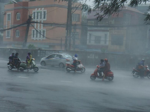 Dự báo thời tiết 6/7: Dứt nắng nóng, miền Bắc mưa to nhiều ngày