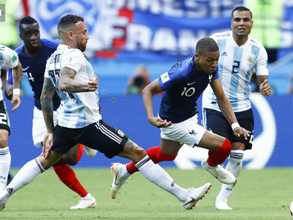 'Siêu xe' Mbappe sẽ im tiếng trước cặp 'Trương Long-Triệu Hổ' này