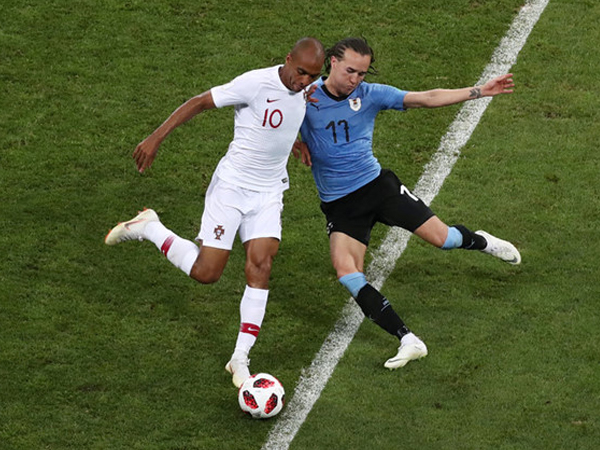 Uruguay dùng kế hoạch 'bắt chết Ronaldo' để ngăn chặn Mbappe