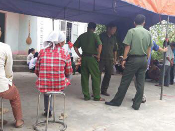 Chồng mắc bệnh thần kinh cầm dao chém vợ tử vong