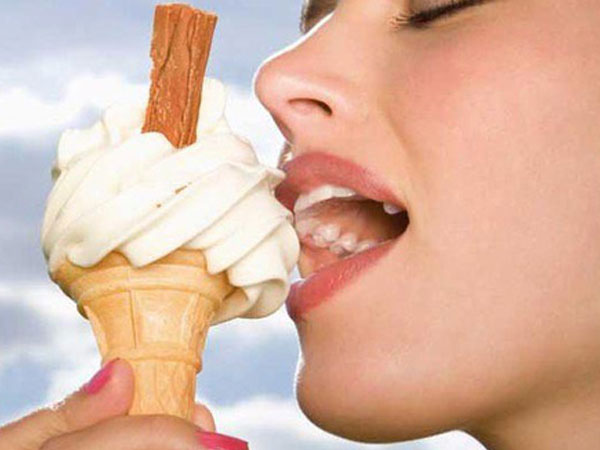 Cô gái 26 tuổi đi cấp cứu sau khi ăn kem, lời cảnh báo cho tất cả mọi người khi ăn đồ lạnh trong mùa hè