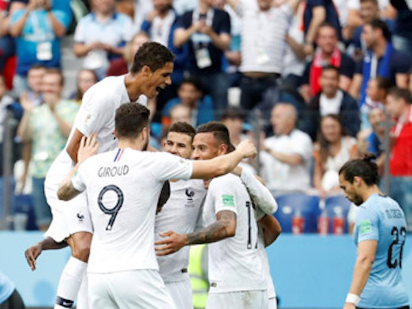 Video Highlight 3D: Thắng Uruguay 2-0, Pháp là đội đầu tiên bước vào bán kết