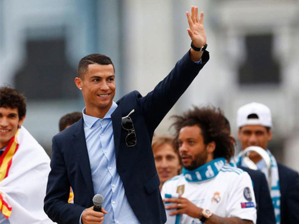 Juventus chờ tín hiệu cuối cùng từ 'siêu cò' Mendes trước khi kích hoạt 'bom tấn' Ronaldo
