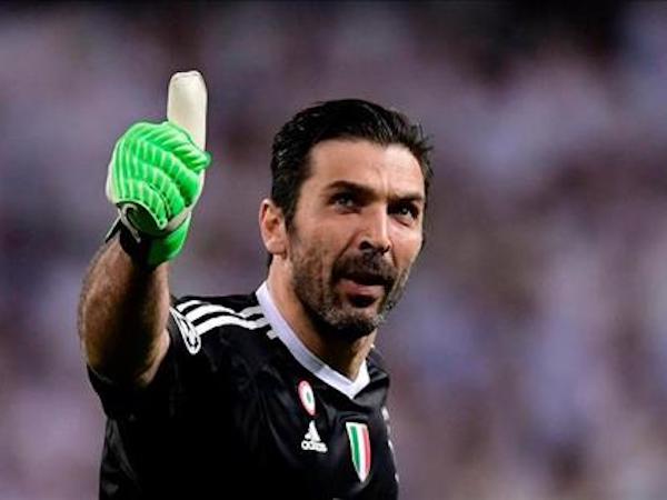 PSG hoàn tất hợp đồng với 'Người nhện' Buffon