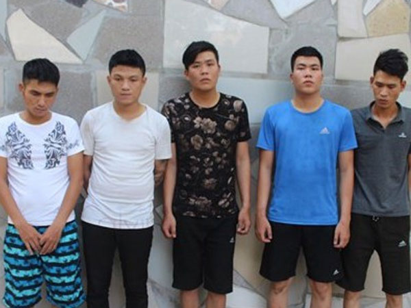 5 thanh niên Hải Phòng thuê ô tô đi bán vàng giả từ Bắc vào Nam