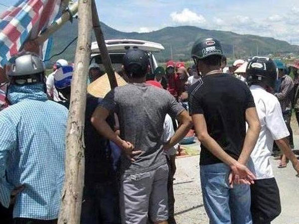 Phát hiện thi thể học viên quân sự bên vệ đường