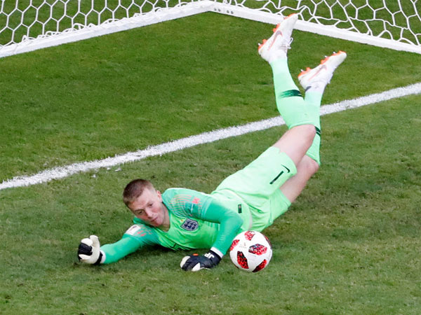 Thi đấu không tin nổi, Pickford 'đánh cắp' ánh hào quang của hàng công Tam sư