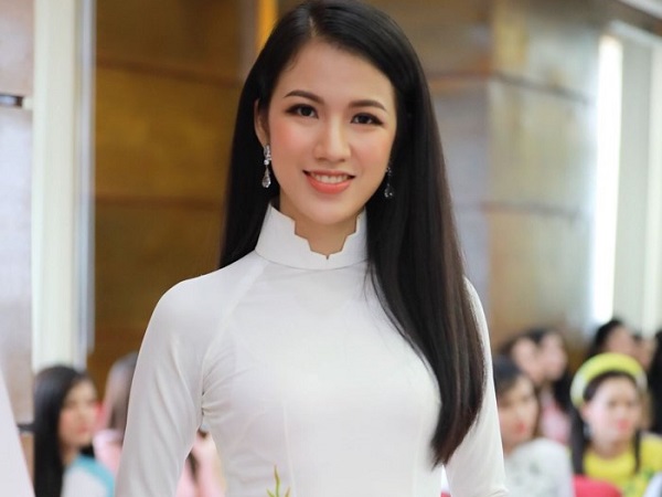Tiết lộ lý do 2 nàng BTV xinh đẹp của VTV dự thi Hoa hậu Việt Nam 2018