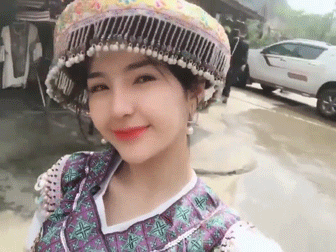 Chỉ 16 giây ngắn ngủi, cô gái trong bộ váy áo dân tộc khiến không ít người đồng loạt 'xin link' vì quá xinh