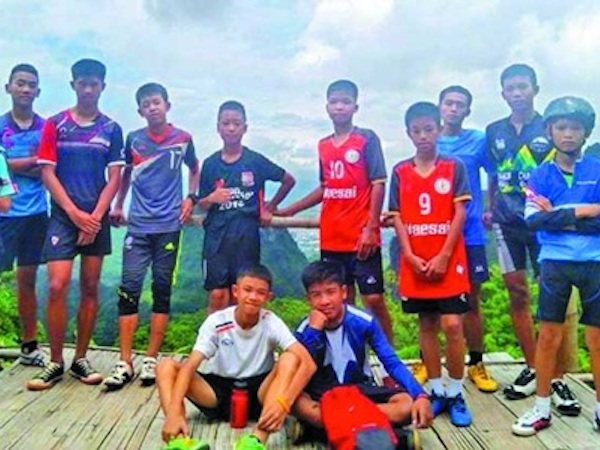 Đội bóng nhí Thái mong giáo viên không giao nhiều bài tập