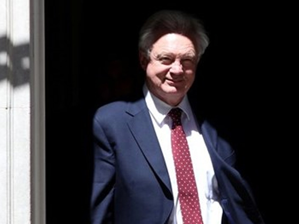 Đòn giáng mạnh vào kế hoạch Brexit của Anh: Bộ trưởng từ chức
