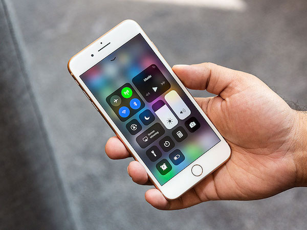 Dùng iPhone, iPad chứng tỏ bạn là người khá giả