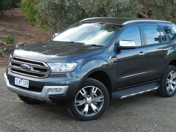 Ford Everest 2018 rục rịch ra mắt, giá chỉ từ 850 triệu đồng