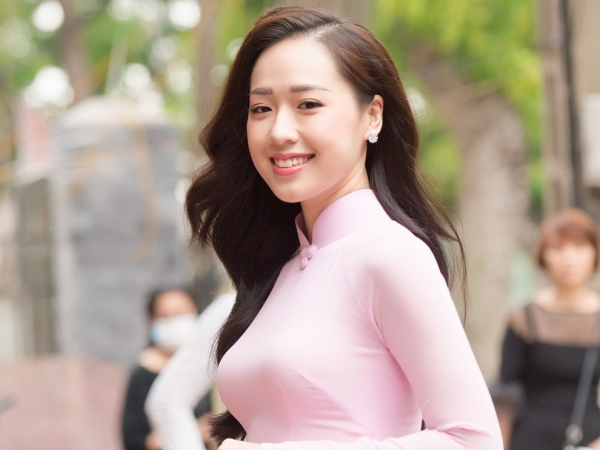 Hotgirl tặng hoa Donald Trump lọt top 40 người đẹp vào Chung khảo phía Bắc Hoa hậu Việt Nam 2018