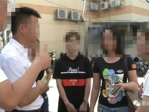 'Một tay bắt nhiều cá', chàng trai bị ba bạn gái quây đánh