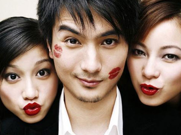 Phụ nữ có biết: Đàn ông ngoại tình không chỉ để lên giường