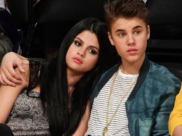 Selena Gomez phản ứng ra sao trước tin Justin Bieber đính hôn?