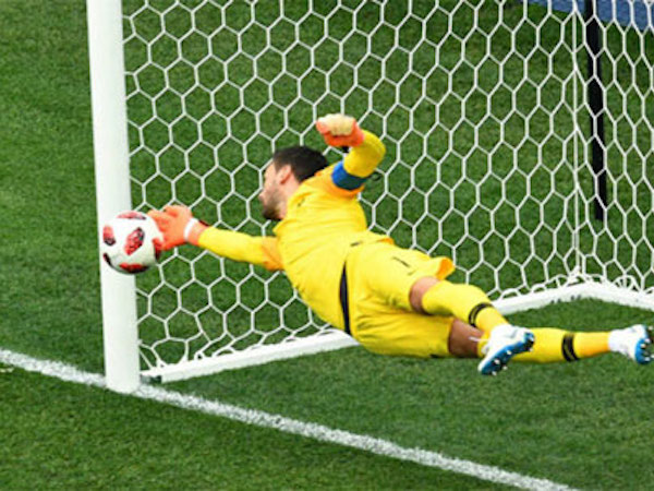 Trợ lý HLV tiết lộ bí quyết làm nên pha cứu thua xuất thần của Lloris
