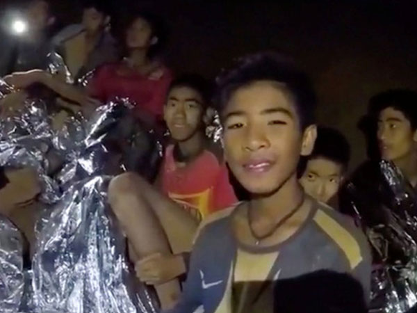 Video: Diễn biến hồi hộp trong ngày đầu giải cứu đội bóng Thái