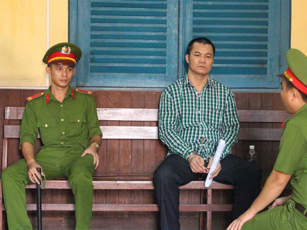 Hỗn chiến chết người vì nghi sàm sỡ chị vợ trong đám cưới
