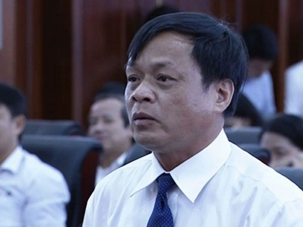 Hàng trăm cán bộ già được 'động viên' thôi việc sớm