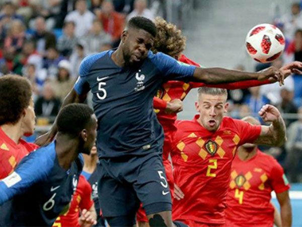 Umtiti: 'Chúng tôi chiến đấu như 11 chú chó điên trên sân'
