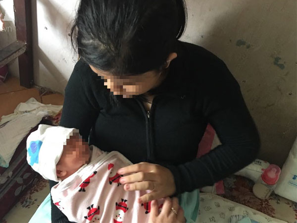 Vụ bé gái 14 tuổi bị mẹ bỏ, một mình chăm con trai nửa tháng tuổi: Kẻ xâm hại bé vừa lấy vợ, đang bị công an truy nã