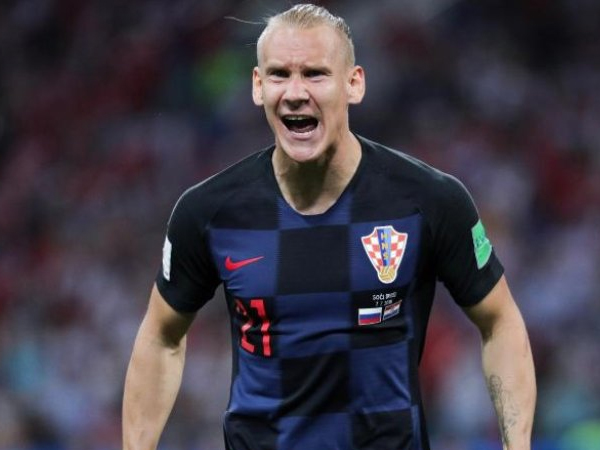Vừa thoát án treo giò vì khiêu khích Nga, trung vệ Croatia lại bị FIFA điều tra lần nữa