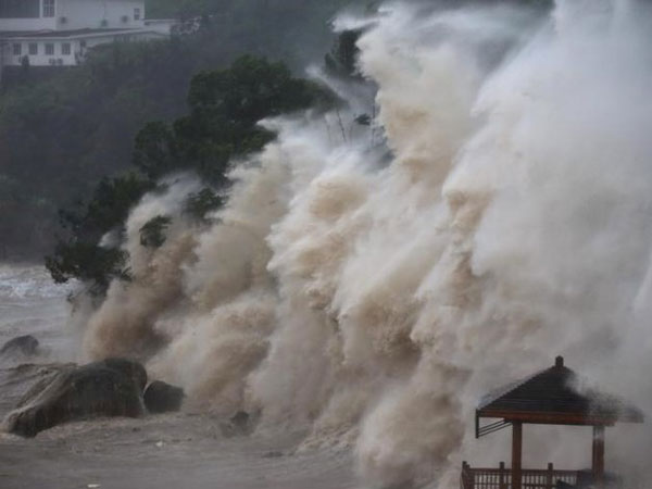 Ảnh: Bão Maria dữ dội tấn công Trung Quốc