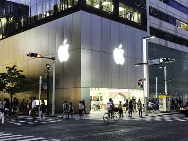 Apple bị chỉ trích vì ép nhà mạng bán rẻ iPhone