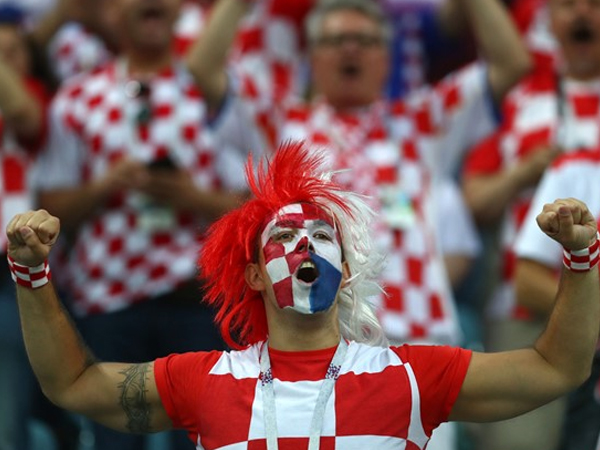 CĐV Croatia mỉa mai: Kane quá ích kỷ, anh ta như đi bộ giữa hư vô vậy!