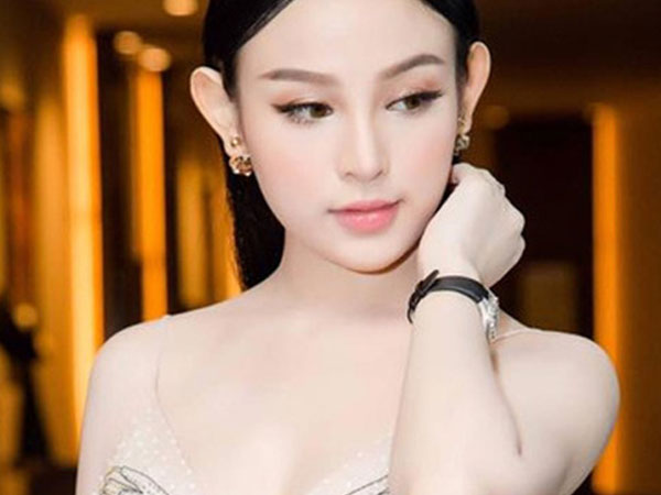 Kelly Nguyễn inbox Huyền Baby mượn tiền: Cẩn thận, là hacker đấy!