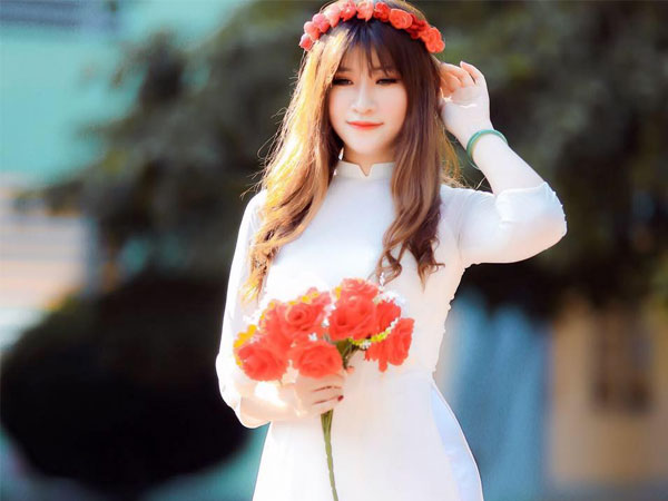 Cô gái trong mơ của các chàng trai đây rồi: Xinh xắn, đáng yêu lại còn thủ khoa 10 điểm môn Lịch sử