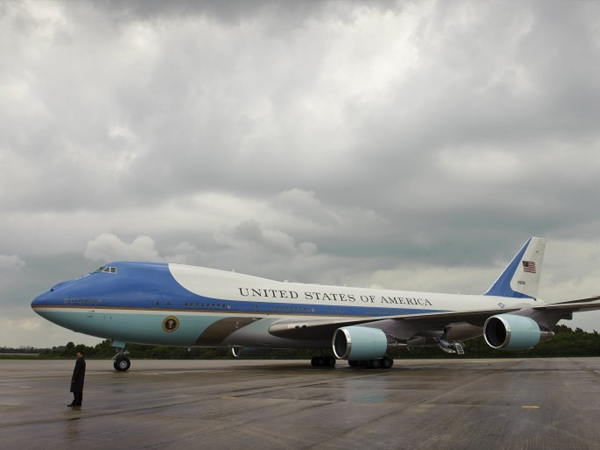 Trump muốn 'thay áo' cho chuyên cơ của tổng thống
