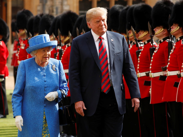 Trump bị chỉ trích vì phớt lờ Nữ hoàng Anh