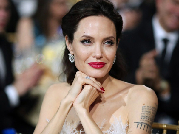 Giữa ồn ào tranh chấp ly hôn, rộ tin Angelina Jolie đã sẵn sàng hẹn hò với chàng tỷ phú