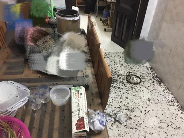 Chị em 'hoảng hồn' vì vụ nổ nồi áp suất khi đang ninh chè: Cẩn thận nồi nổ như bom!
