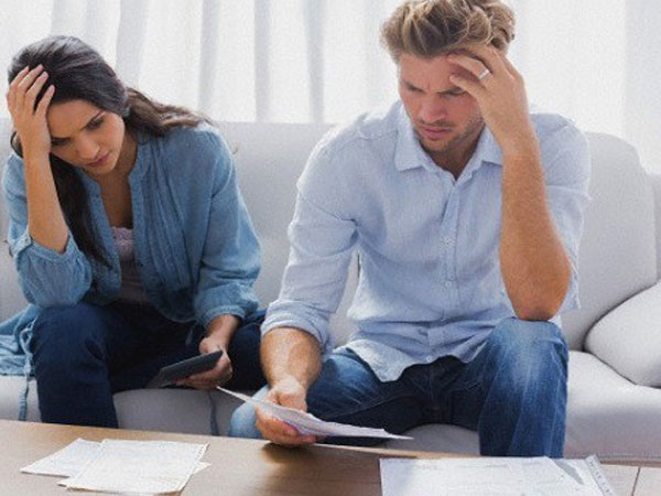 Sau thời gian đầu tưởng hàng xóm hòa nhã, đến giờ tôi chỉ ước họ xa lánh, cô lập gia đình tôi cho yên thân