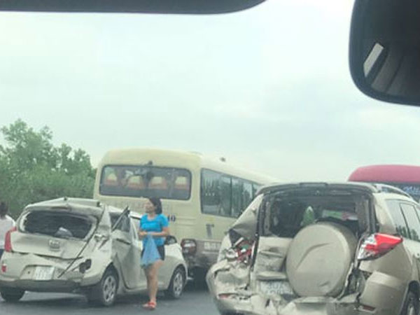 Tai nạn liên hoàn trên cao tốc Ninh Bình-Cầu Giẽ